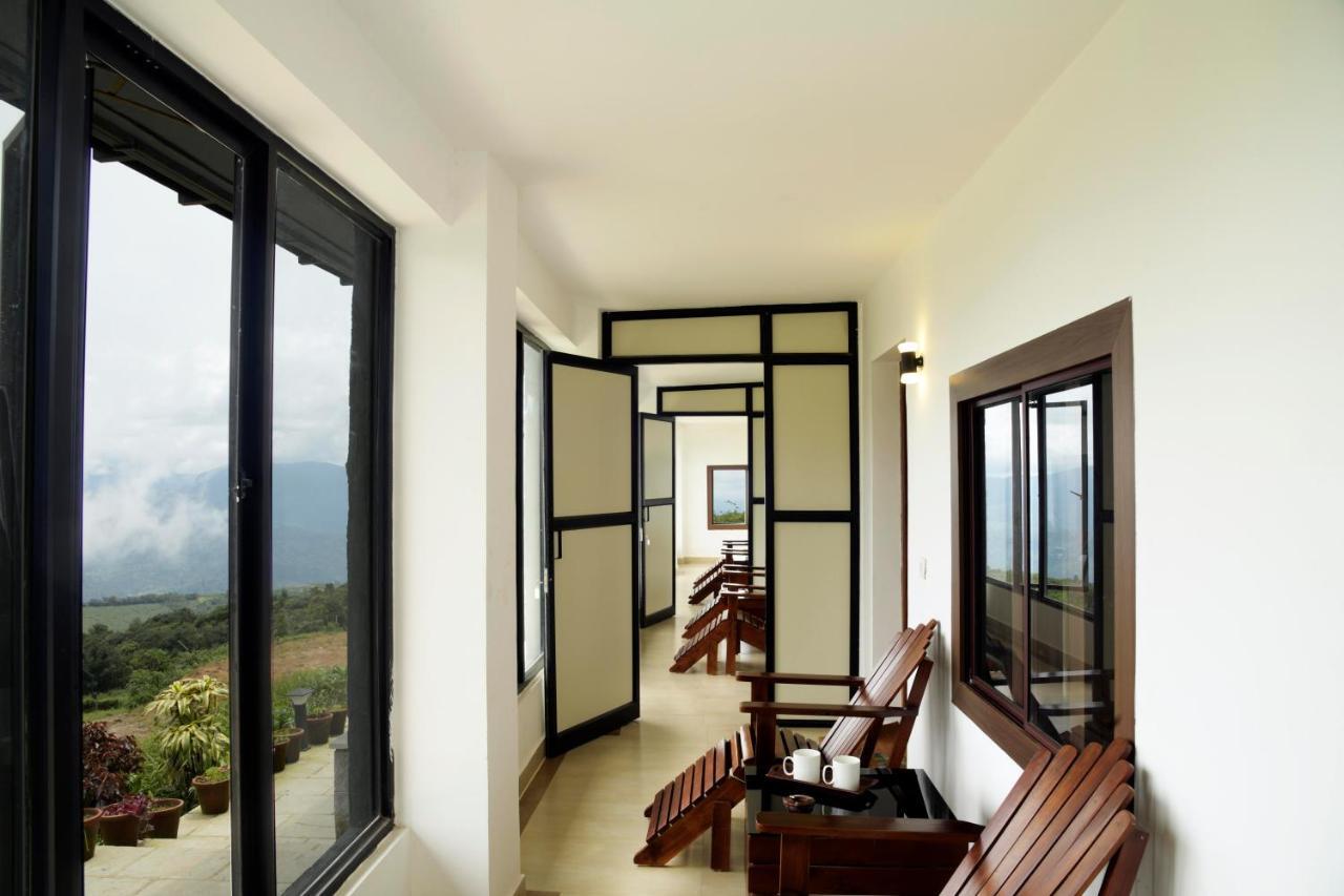 Stayvista At Talerock Inn Mountain View - Breakfast Included Valparai Exterior photo
