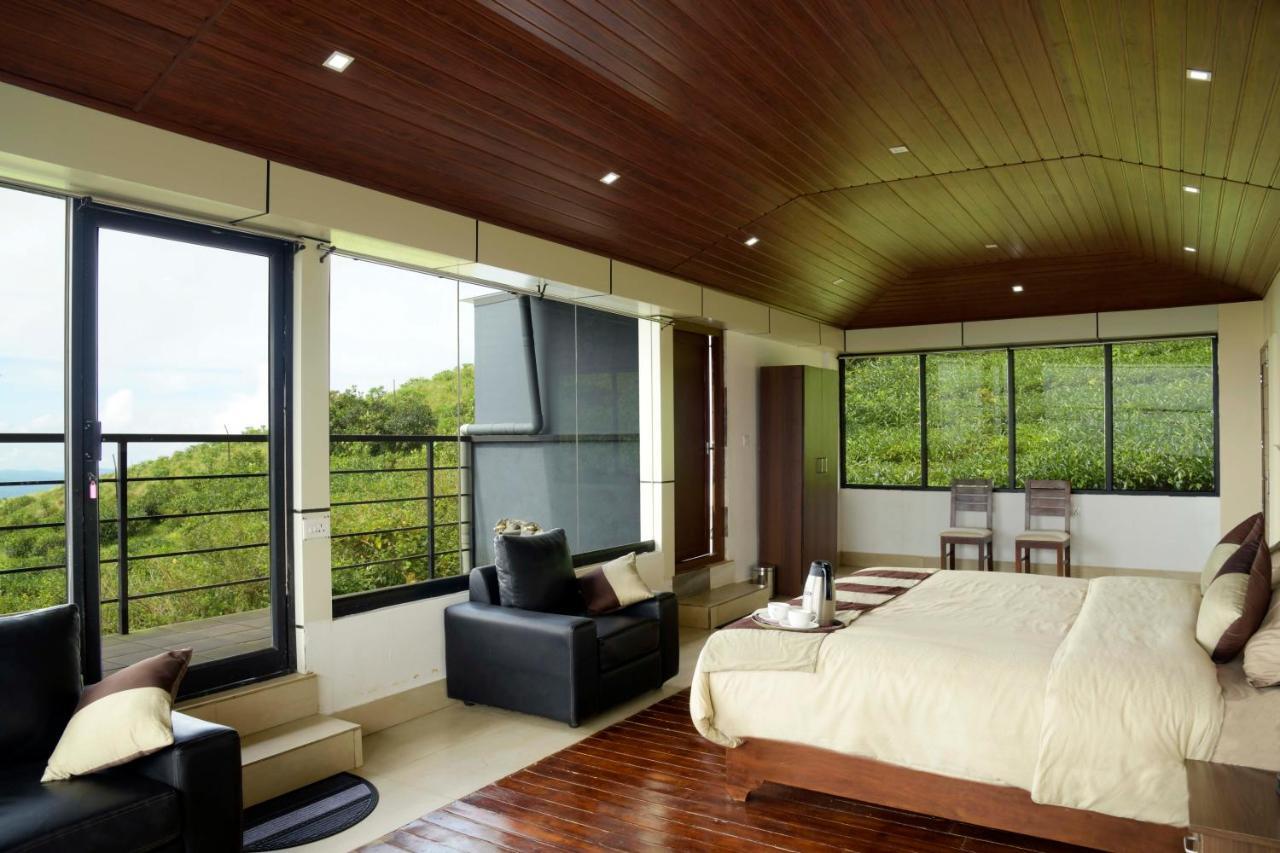 Stayvista At Talerock Inn Mountain View - Breakfast Included Valparai Exterior photo