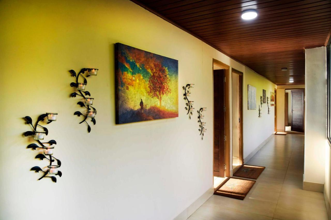 Stayvista At Talerock Inn Mountain View - Breakfast Included Valparai Exterior photo